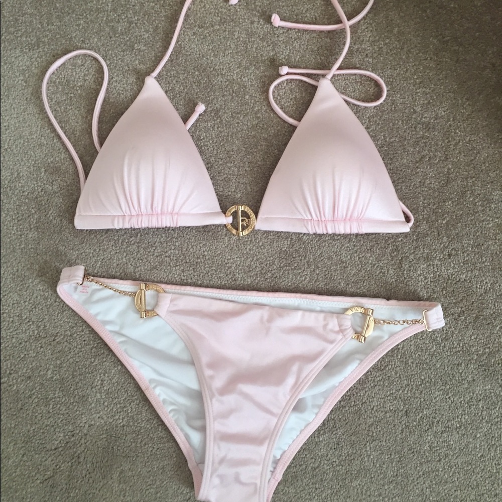Victoria’s Secret bikini